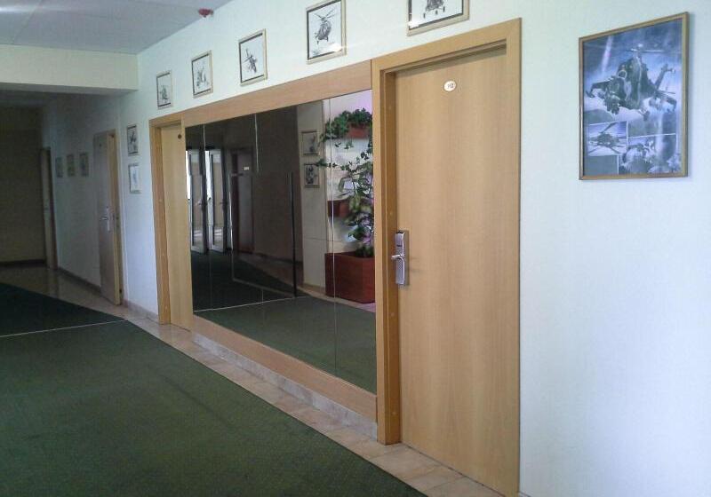 Sky High Hotel Airport 200 Meters From The Terminal