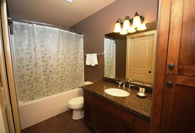 ホテル The Aspens At Kicking Horse