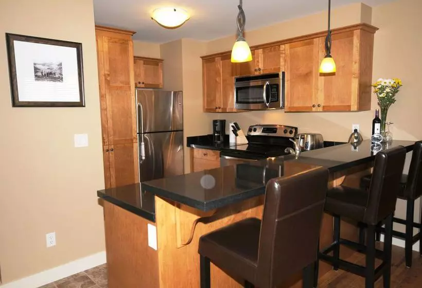 ホテル The Aspens At Kicking Horse