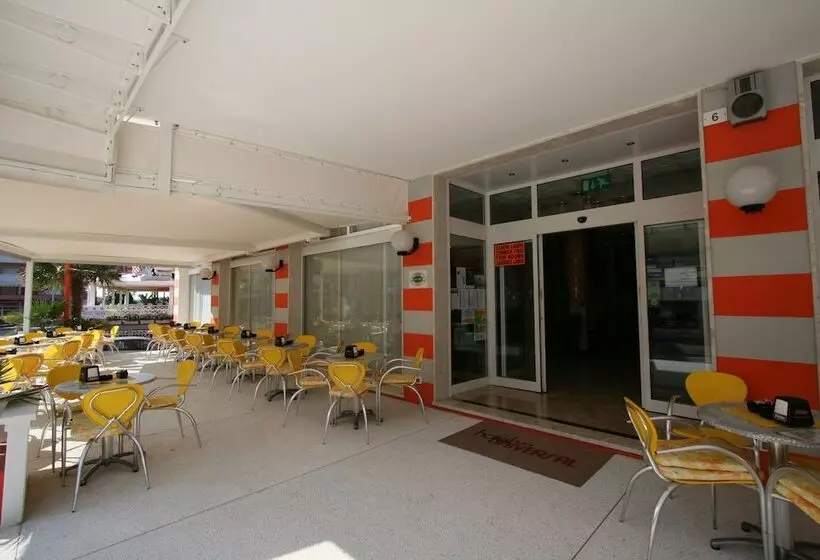 בית מלון כפרי Universal