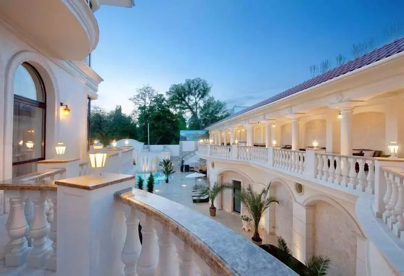 Szálloda Villa Le Premier Maestro