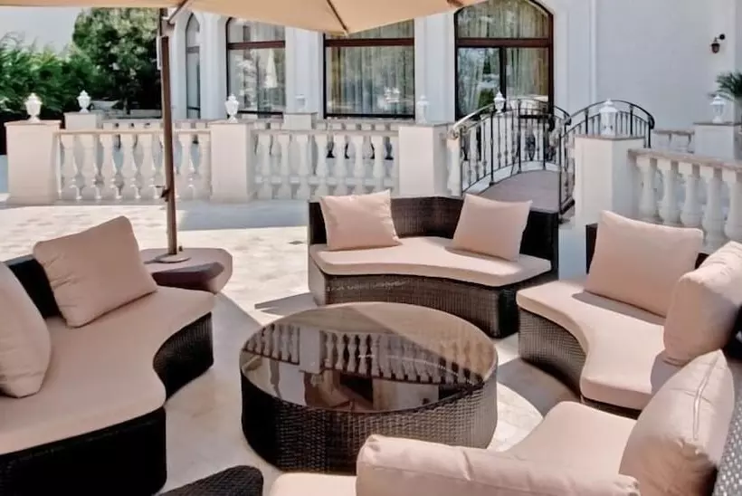 Szálloda Villa Le Premier Maestro