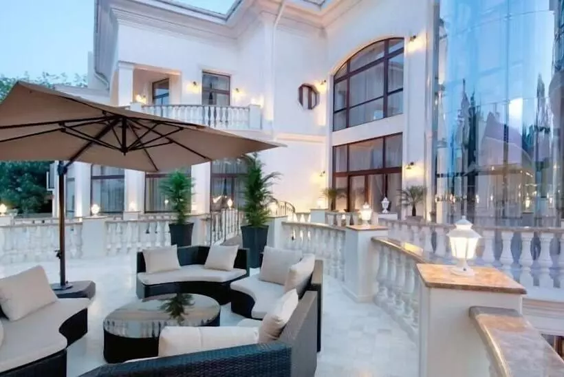 Szálloda Villa Le Premier Maestro