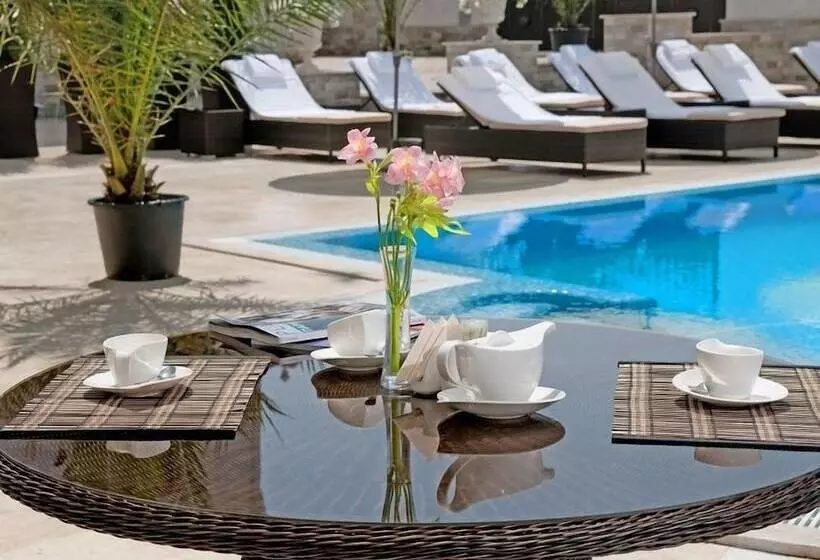 Szálloda Villa Le Premier Maestro