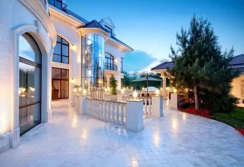 Szálloda Villa Le Premier Maestro