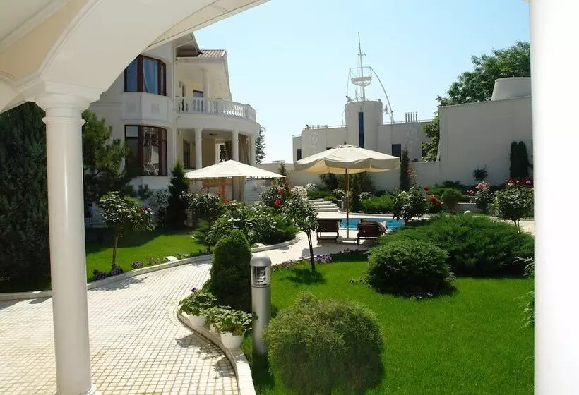 Szálloda Villa Le Premier Maestro