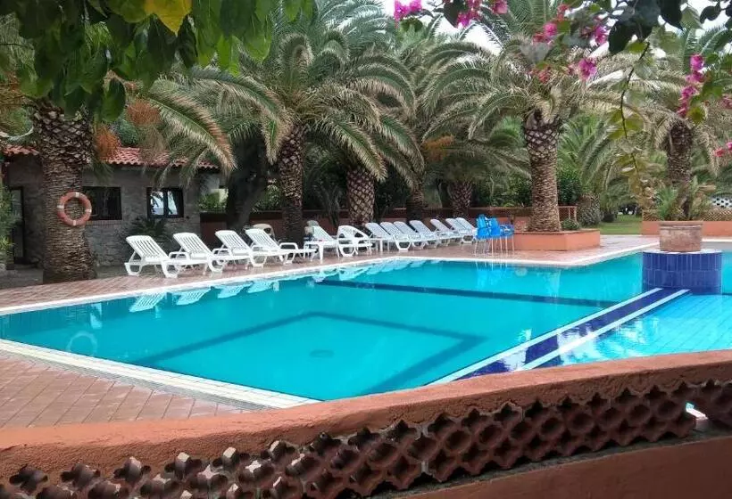 هتل Villaggio Athragon