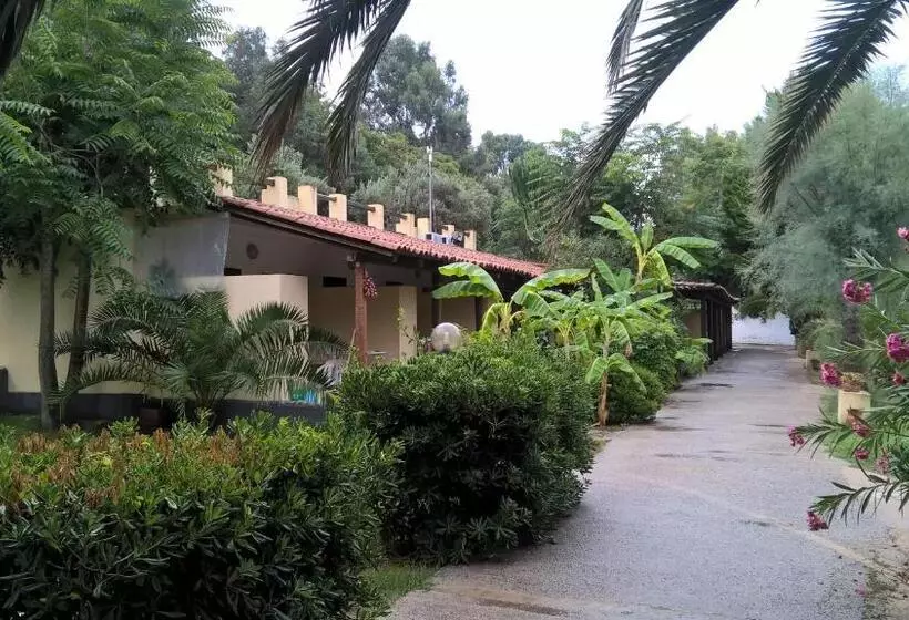 هتل Villaggio Athragon