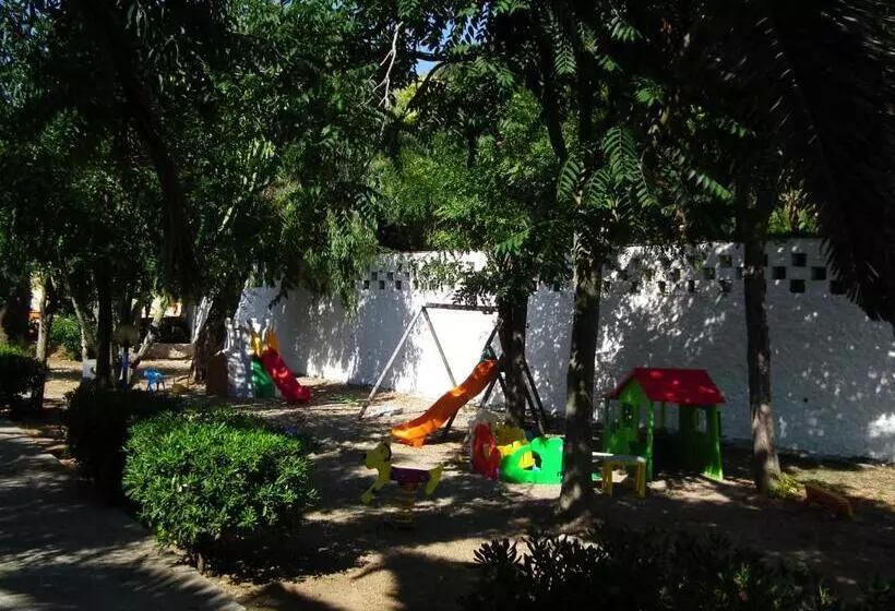 هتل Villaggio Athragon