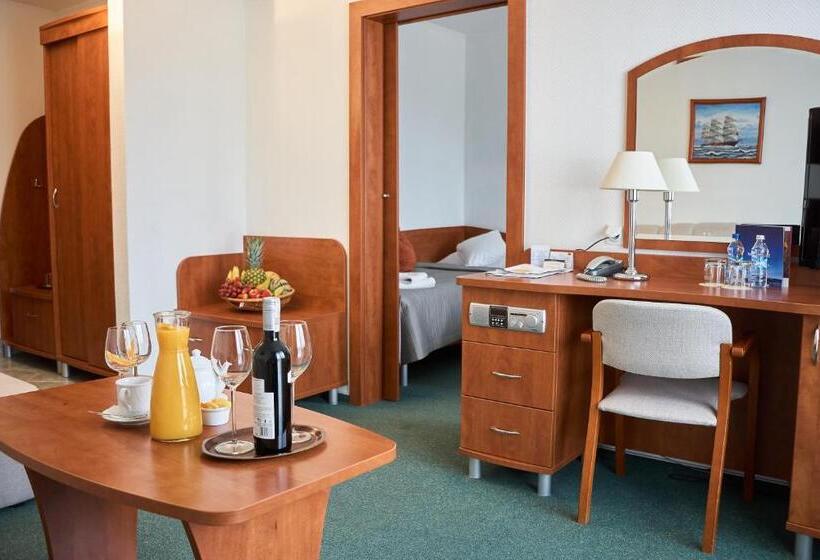 בית מלון כפרי Wellness Medical Spa Unitral