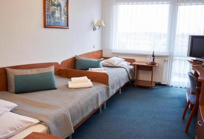 בית מלון כפרי Wellness Medical Spa Unitral