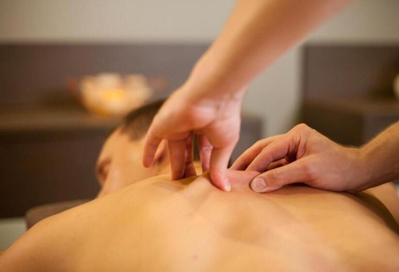 בית מלון כפרי Wellness Medical Spa Unitral