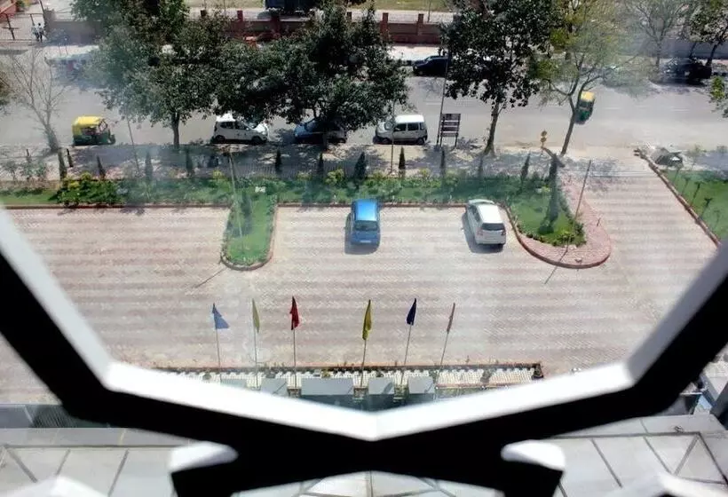 The Golden Palms Hotel & Spa Delhi