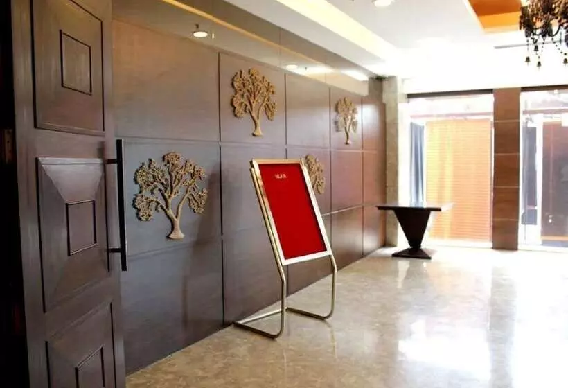 The Golden Palms Hotel & Spa Delhi