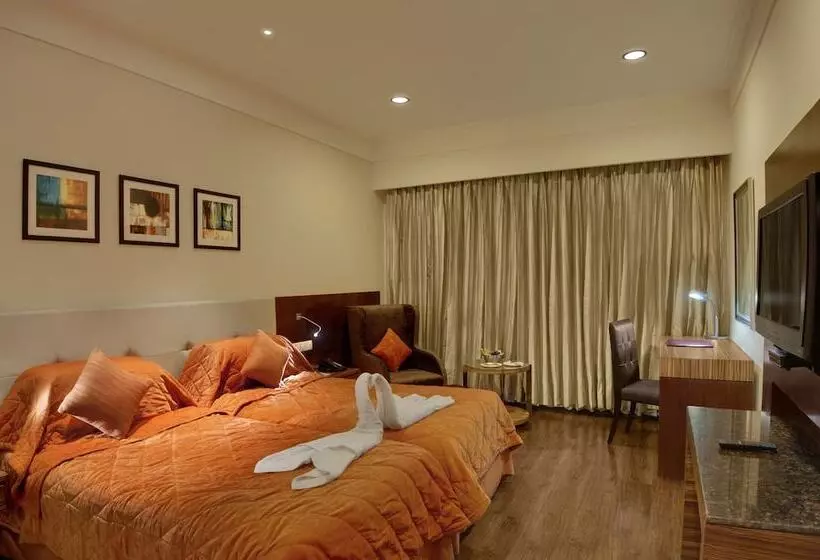 The Golden Palms Hotel & Spa Delhi