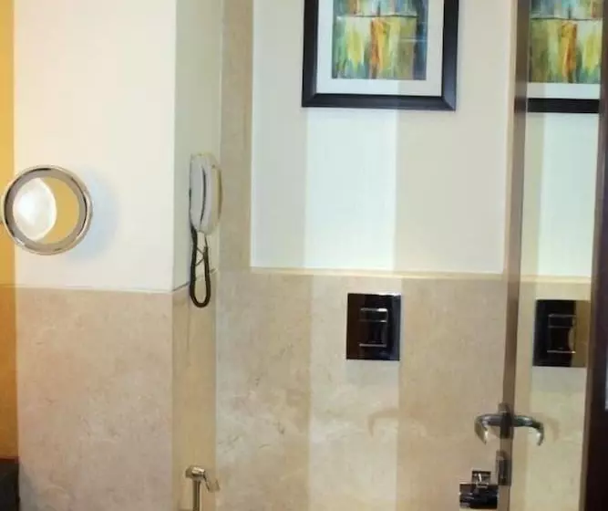 The Golden Palms Hotel & Spa Delhi