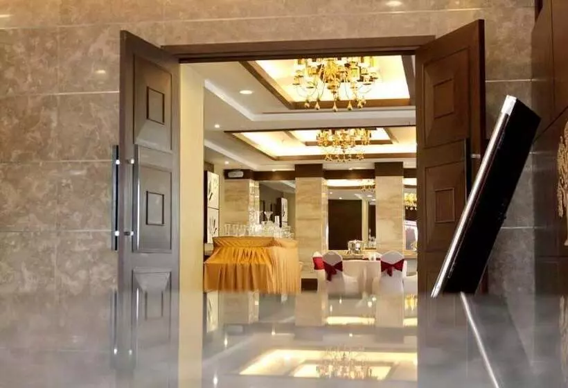 The Golden Palms Hotel & Spa Delhi