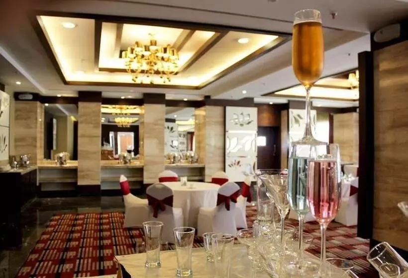 The Golden Palms Hotel & Spa Delhi