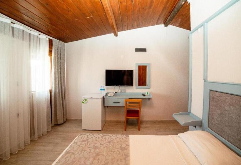 تختخواب و صبحانه Yakamoz Hotel Gökçeada