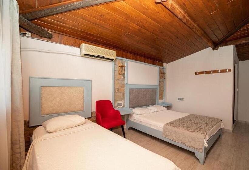 تختخواب و صبحانه Yakamoz Hotel Gökçeada