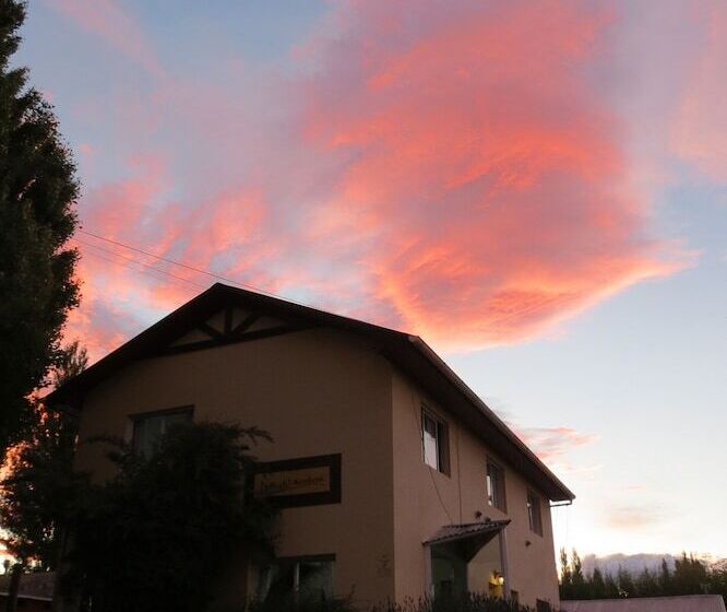 ユースホステル Aonikenk B&b