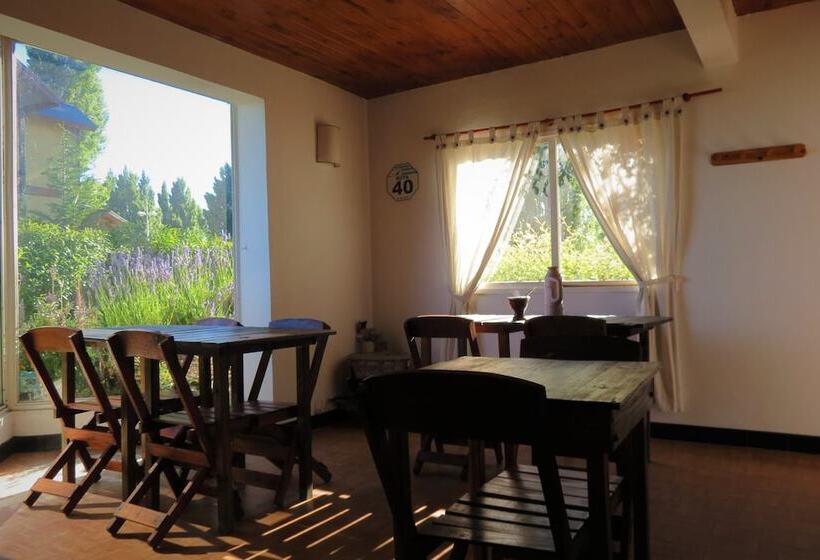 ユースホステル Aonikenk B&b