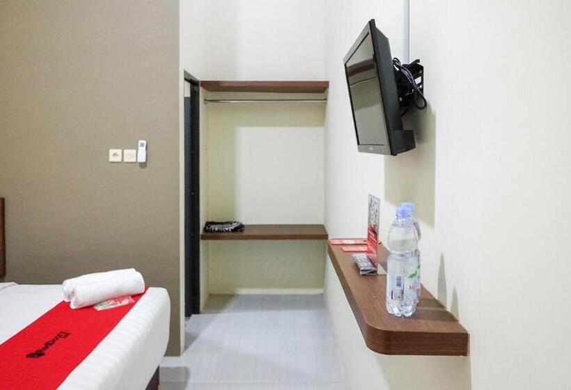 Hotel Reddoorz Syariah Near Exit Tol Pemalang Comal 2