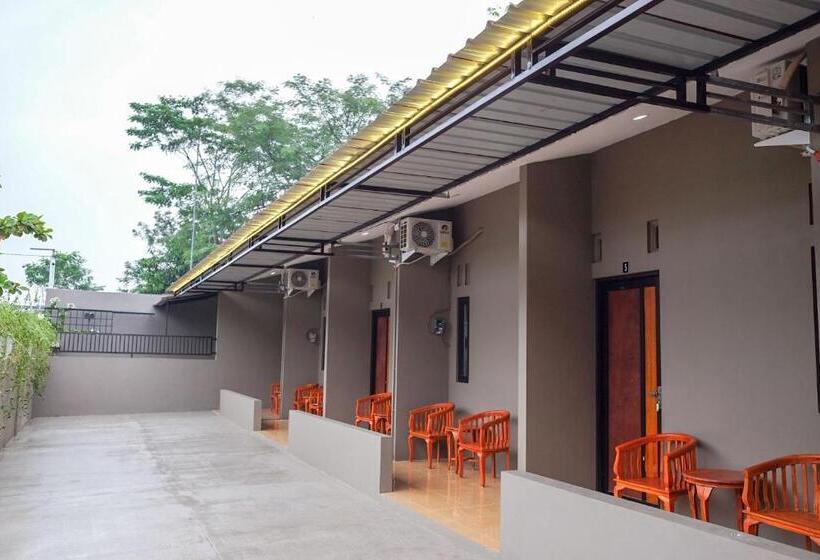 Hotel Reddoorz Syariah Near Exit Tol Pemalang Comal 2