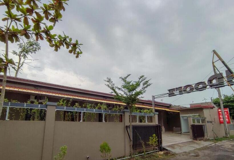 Hotel Reddoorz Syariah Near Exit Tol Pemalang Comal 2