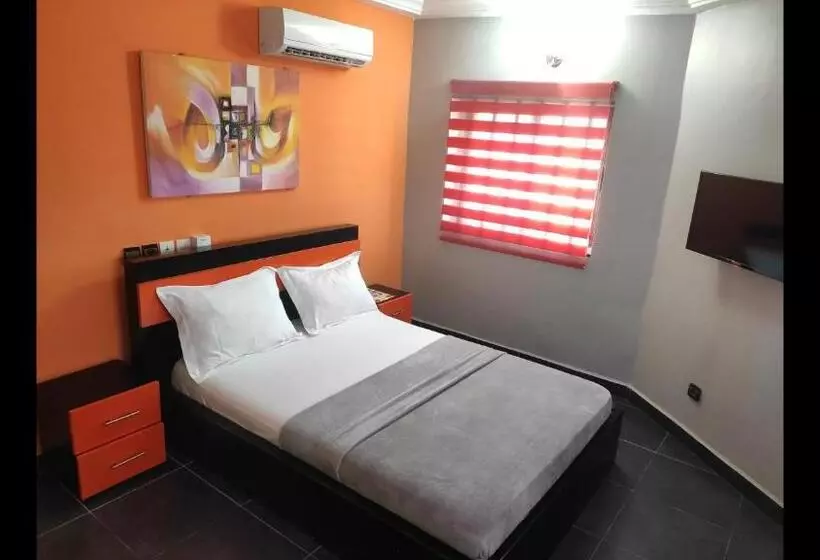 پانسیون Room In Guest Room   Royal Blue Guest House Bar