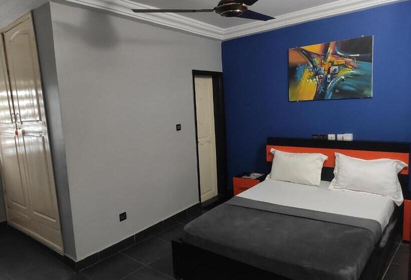 پانسیون Room In Guest Room Royal Blue Guest House Bar