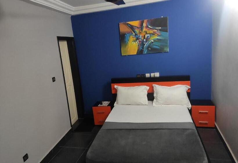 پانسیون Room In Guest Room Royal Blue Guest House Bar