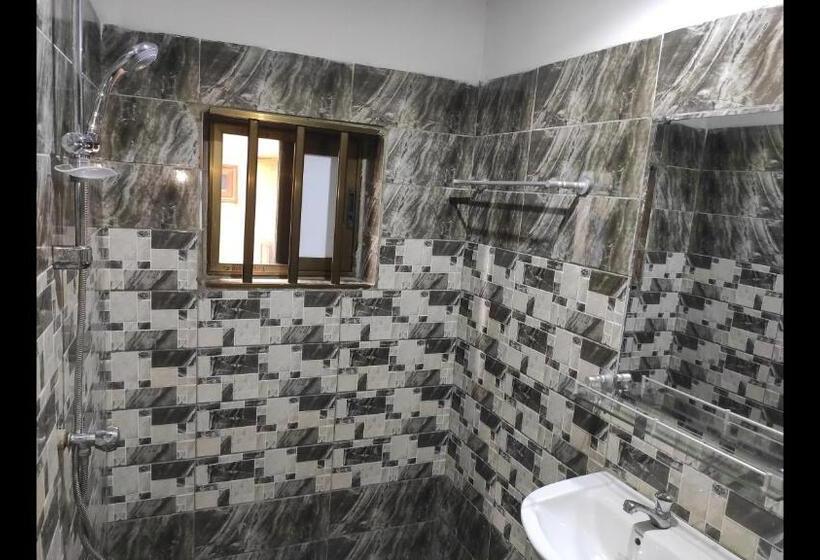 پانسیون Room In Guest Room Royal Blue Guest House Bar