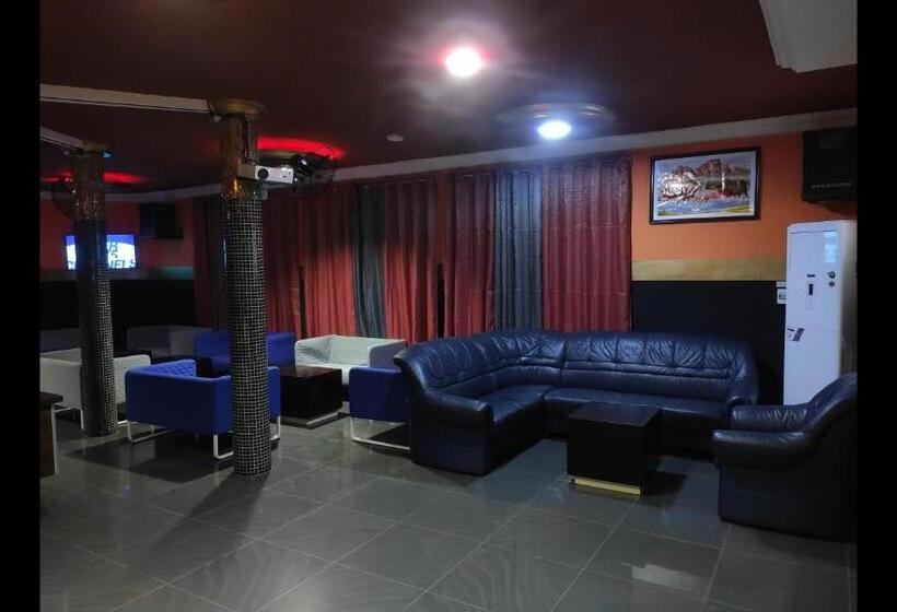 پانسیون Room In Guest Room Royal Blue Guest House Bar