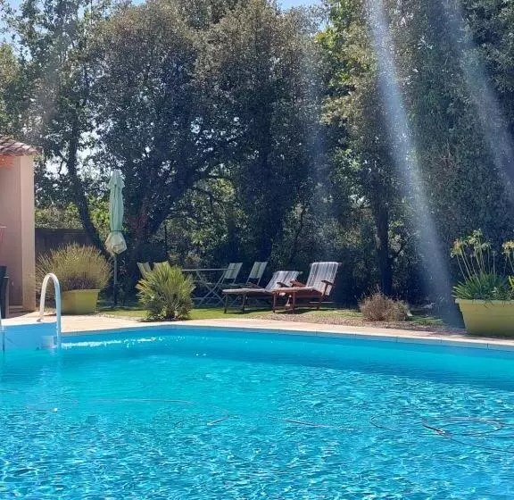 Aamiaismajoitus (B&B) Maison D Hôtes & Spa La Chêneraie Provence Ventoux