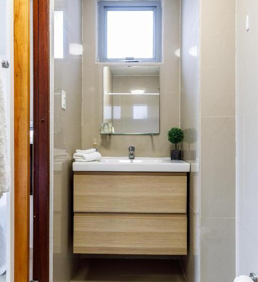 پانسیون Avila Suites