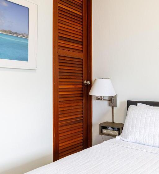 پانسیون Avila Suites