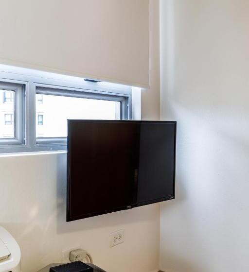 پانسیون Avila Suites