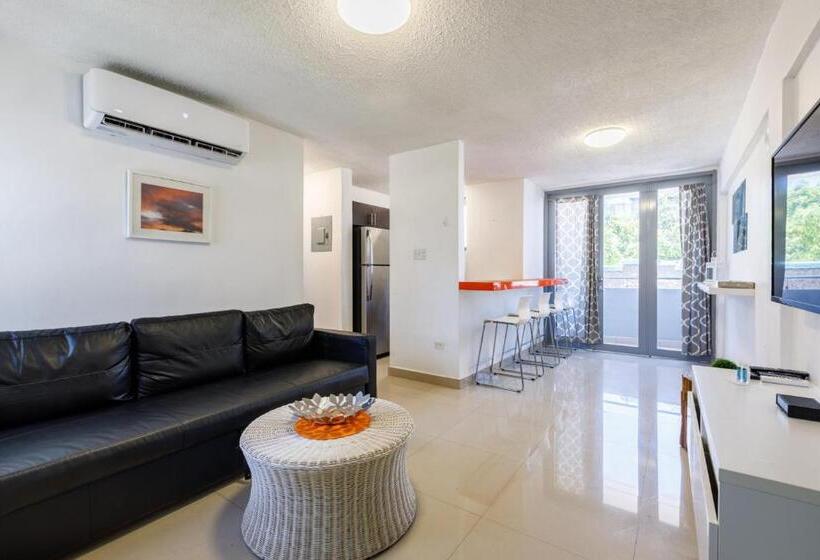 پانسیون Avila Suites