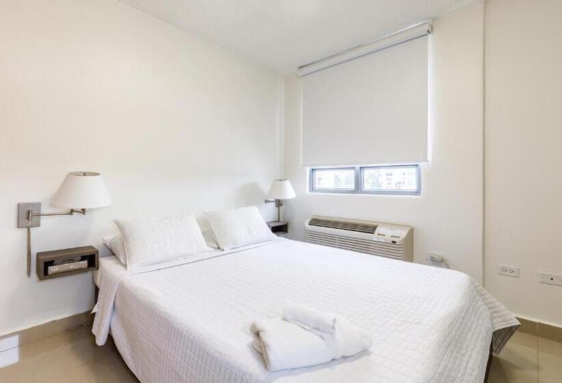 پانسیون Avila Suites