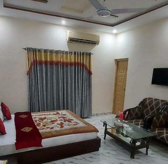 تختخواب و صبحانه Decent Lodge Hotel Garden Town