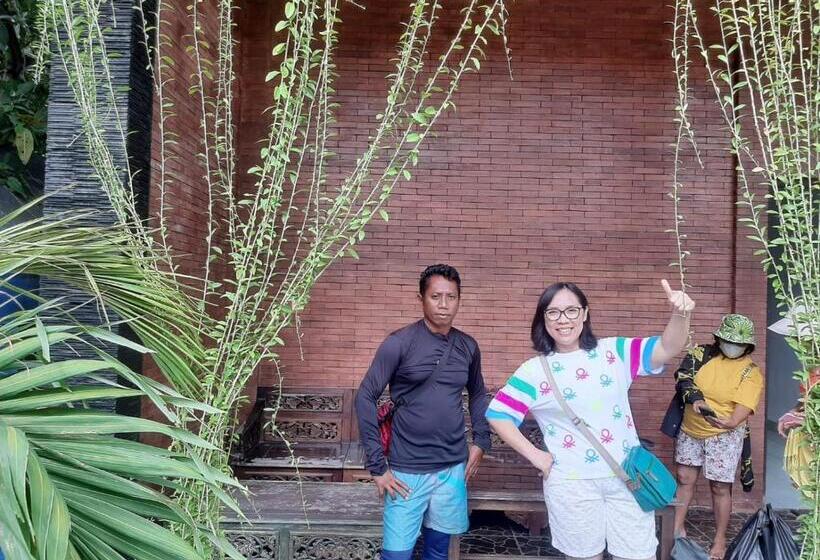 هاستل Js House View