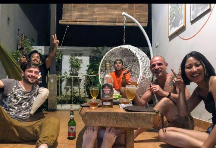 هاستل Js House View