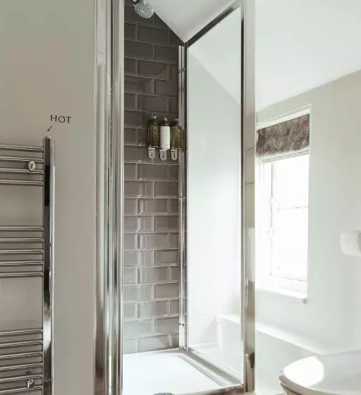 Hotelli The Falcon Inn