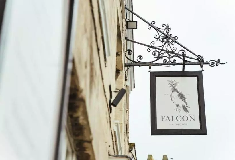 Hotelli The Falcon Inn