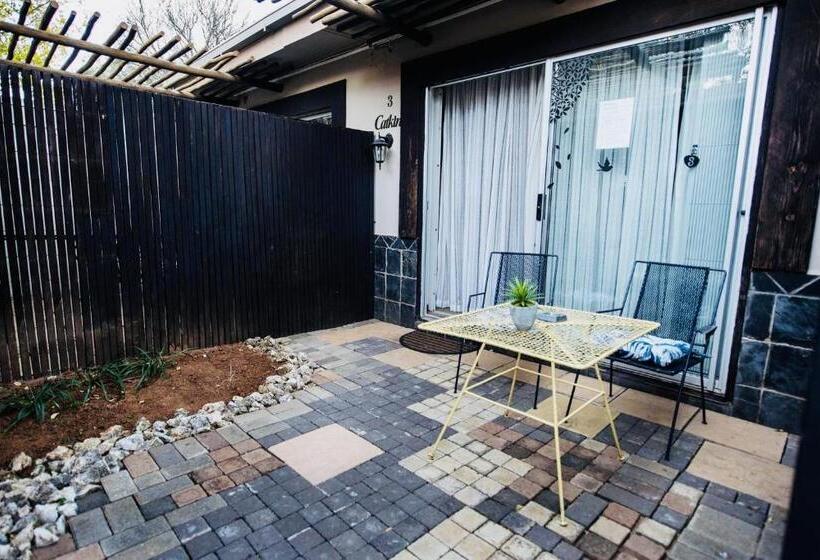 פנסיון Cottonwood Guesthouse Oasis