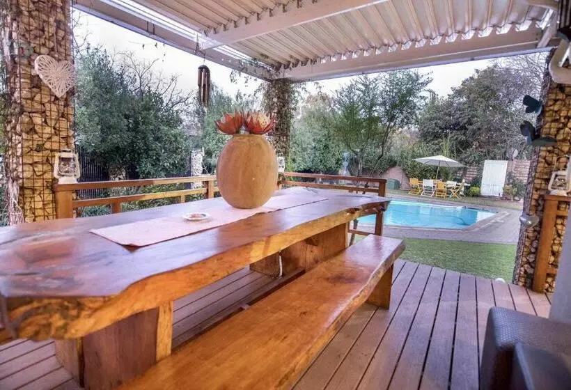 پانسیون Cottonwood Guesthouse Oasis