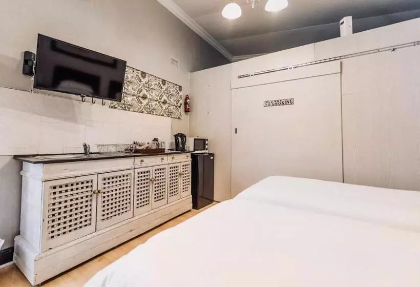 پانسیون Cottonwood Guesthouse Oasis