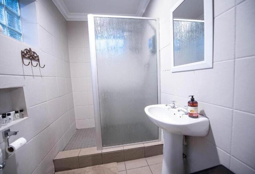 פנסיון Cottonwood Guesthouse Oasis