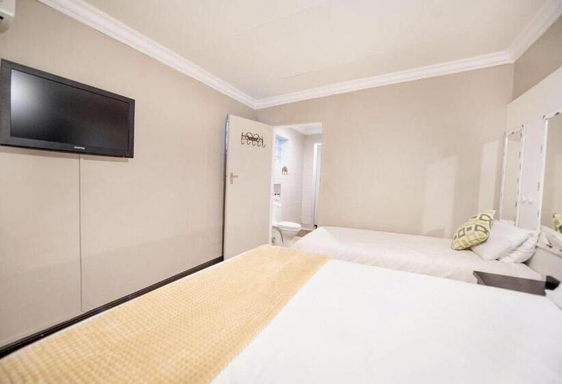 פנסיון Cottonwood Guesthouse Oasis